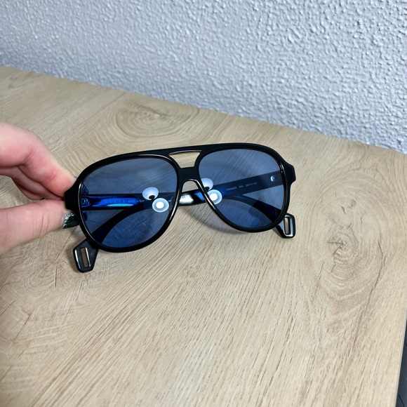 Gucci - Striped Aviator-Style Acetate sunglasses - Picture 6 of 7